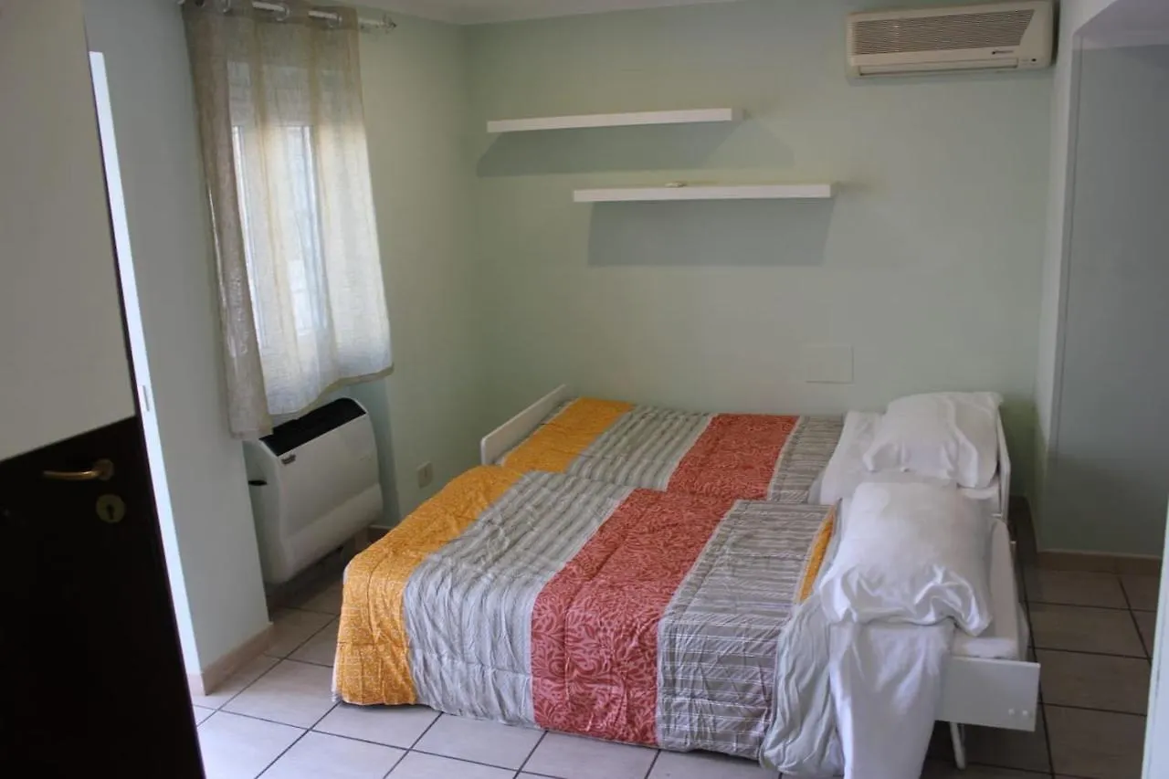 Bed and Breakfast Relais Maria Luisa Locazione Turistica Di Simona Capaccio Fiumicino Bed & Breakfast