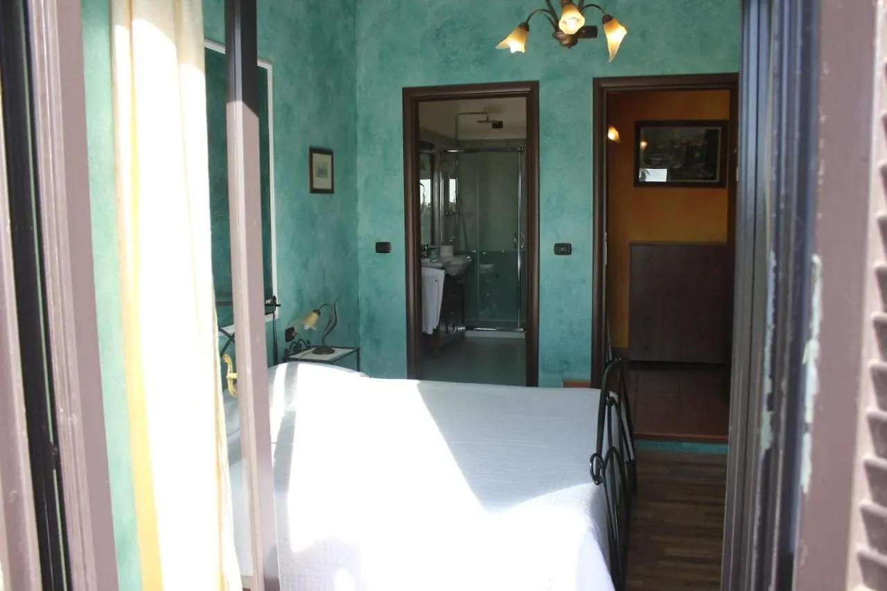 Bed and Breakfast Relais Maria Luisa Locazione Turistica Di Simona Capaccio Fiumicino Bed & Breakfast